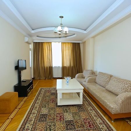 Rusel Hotel Баку Экстерьер фото